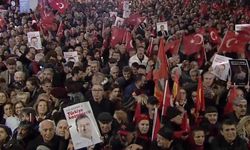 CHP lideri Özgür Özel Eyüpsultan’da on binlerle buluştu