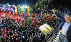 CHP lideri Özgür Özel Pendik’te on binlerle buluştu