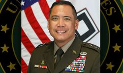 Gizli belgeleri trende unutan general