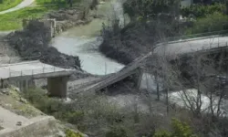 İsrail insani yardımı engellemek için köprüleri vuruyor