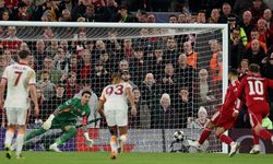 Uğurcan Çakır Şampiyonlar Ligi’ne damga vurdu! Tarihe geçti