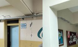 Tokat'ta 5,5 büyüklüğündeki depremden korkutan görüntü! Okul duvarlarını çatlattı