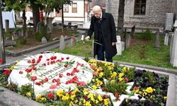 Devlet Bahçeli'den Muhsin Yazıcıoğlu'nun kabrine ziyaret