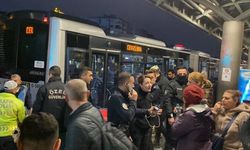 İstanbul’da bir kadın metrobüsün altında kaldı