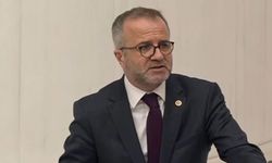 CHP’li Okan Konuralp, tutuklu gazeteci Alican Uludağ’ı ziyaret etti