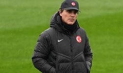 Kimse beklemiyordu! Vincenzo Montella'dan Kosova maçında büyük ters köşe