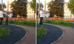 Parkta skandal görüntü! Küçük çocuğa silahla atış talimi yaptırdı