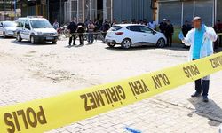 İstanbul Bağcılar'da 17 yaşındaki şüpheli 2 polisi bıçakladı!