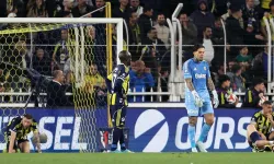 Fenerbahçe'de maç sonu fatura tek futbolcuya kesildi: Protesto ettiler!