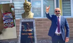 İlkokulda MHP logolu set dağıtıldı