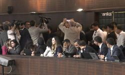 Erdoğan ‘basın özgürlüğü’ derken AKP’liler Meclis’te gazetecileri hedef aldı!