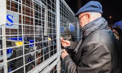 CHP’li Tanal Meslek Fabrikası önünde polis barikatındaki kelepçeleri kesti…