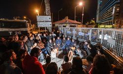 Meslek Fabrikası'nda nöbet üçüncü gece de  devam etti