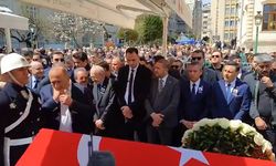 Hüsamettin Cindoruk'un cenazesinden ilginç görüntüler...