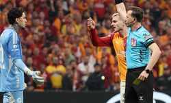 Galatasaray - Fenerbahçe derbisinde penaltı ve kırmızı kart!