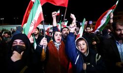 Tahran sokaklarında ateşkes kutlandı