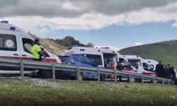 Diyarbakır’da midibüs devrildi: Ölü ve yaralılar var