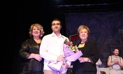 'Vasfi Rıza Zobu Yetenekli Genç Tiyatro Sanatçısı' ödülü Emrecan Karakurum'a verildi
