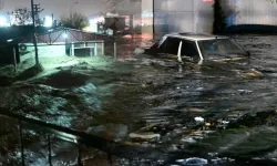 Sel felaketi: Araçta mahsur kalan 2 kişi öldü