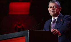 Özgür Özel İspanya'da konuştu: Teslim olmuyoruz, Türkiye bize sarılıyor