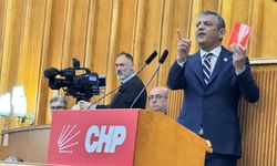 Özgür Özel partisinin grup toplantısında konuşuyor