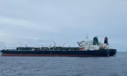ABD, İran bayraklı petrol tankerine ateş açtı!