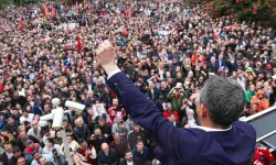 Özgür Özel’den İzmir çıkarması: Cumhuriyet Meydanı’na miting çağrısı