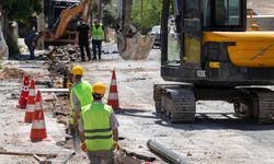 Zorlu koşullarda aralıksız çalışma: İzmir'de 35 kilometrelik içme suyu hattı yenileniyor