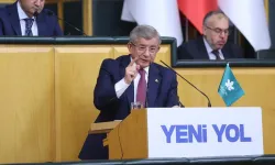 Davutoğlu: Bu üçlü çete Türkiye'ye 10 yıl kaybettirdi