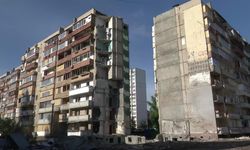 Rusya'nın Kiev'deki Darnytskyi saldırısının yıkımını ANKA görüntüledi