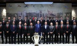 Galatasaray'dan Erdoğan'a kupa ile ziyaret!
