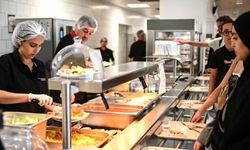 Fransa’da öğrencilere 3.30 euro olan yemek menüsü 1 euroya düşürüldü