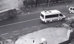İstanbul'da servis minibüsü devrildi: Ölü ve yaralılar var