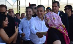 Traktör römorkundan iktidar mesajı: Özgür Özel'den kooperatif ve çiftçi vurgusu