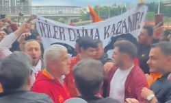 Yağmura rağmen binler akın etti: Erden Timur coşkusu
