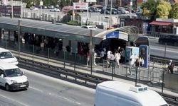 Metrobüste başlayan 'yan bakma' kavgası cinayetle bitti: Baba ve oğlu gözaltına alındı