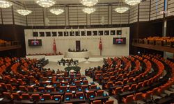 AK Parti'nin TBMM Genel Kurulu’nun gündem ve çalışma saatlerinin yeniden düzenlenmesine ilişkin önerisi kabul edildi