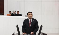 İdris Şahin'den TBMM'nin üç gün çalıştırılmamasına tepki: Trump geliyor diye Meclis'in geri plana itilmesi tesadüf değil