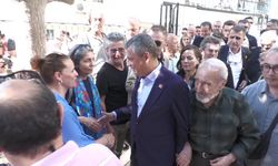 Özgür Özel, İzmir’de arkadaşının annesinin cenazesine katıldı
