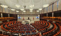 "Vatandaş sabah kalktığında belediye operasyonlarını değil evine ekmek götürüp götüremeyeceğini düşünüyor