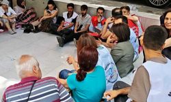 Ankara'da 13 gündür açlık grevini sürdüren öğretmenler açlık grevini bitirdi