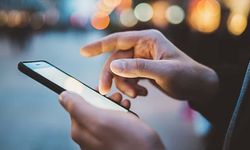 Şirket telefonundaki mesajları okuyan patrona tazminat şoku!