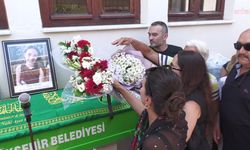 Oyuncu Ece İrtem gözyaşlarıyla son yolculuğuna uğurlandı