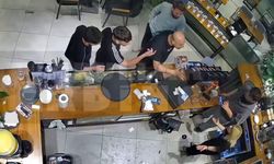 Baristaya sarkıntılık yaptılar, kafeyi dağıttılar...