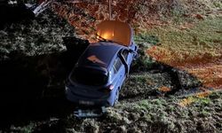 Bursa'da navigasyon yolu yanlış gösterdi! Araç dereye uçtu