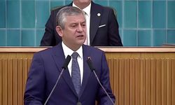 Özgür Özel partisinin grup toplantısında konuşuyor