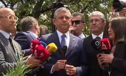 Özgür Özel, TBMM Dikmen Kapı önünde kalabalığa seslendi: Darbeyi püskürttünüz