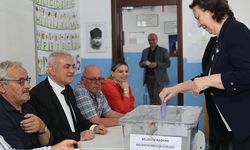 10 bin kişi sandık başında: Üç ilde seçim yarışı!