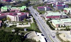 Üniversitede taciz krizi büyüyor: Mahkeme kararı öğrencileri ayağa kaldırdı
