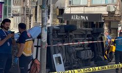 Fatih’te korkutan kaza: Ambulans devrildi, 5 kişi yaralandı